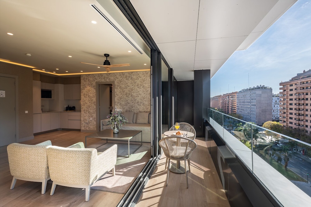 Intelier Core Suites Valencia 32/45