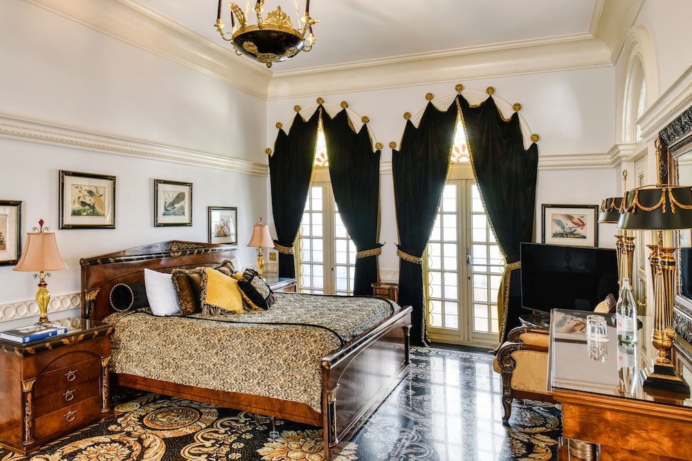 THE VILLA CASA CASUARINA 35/61