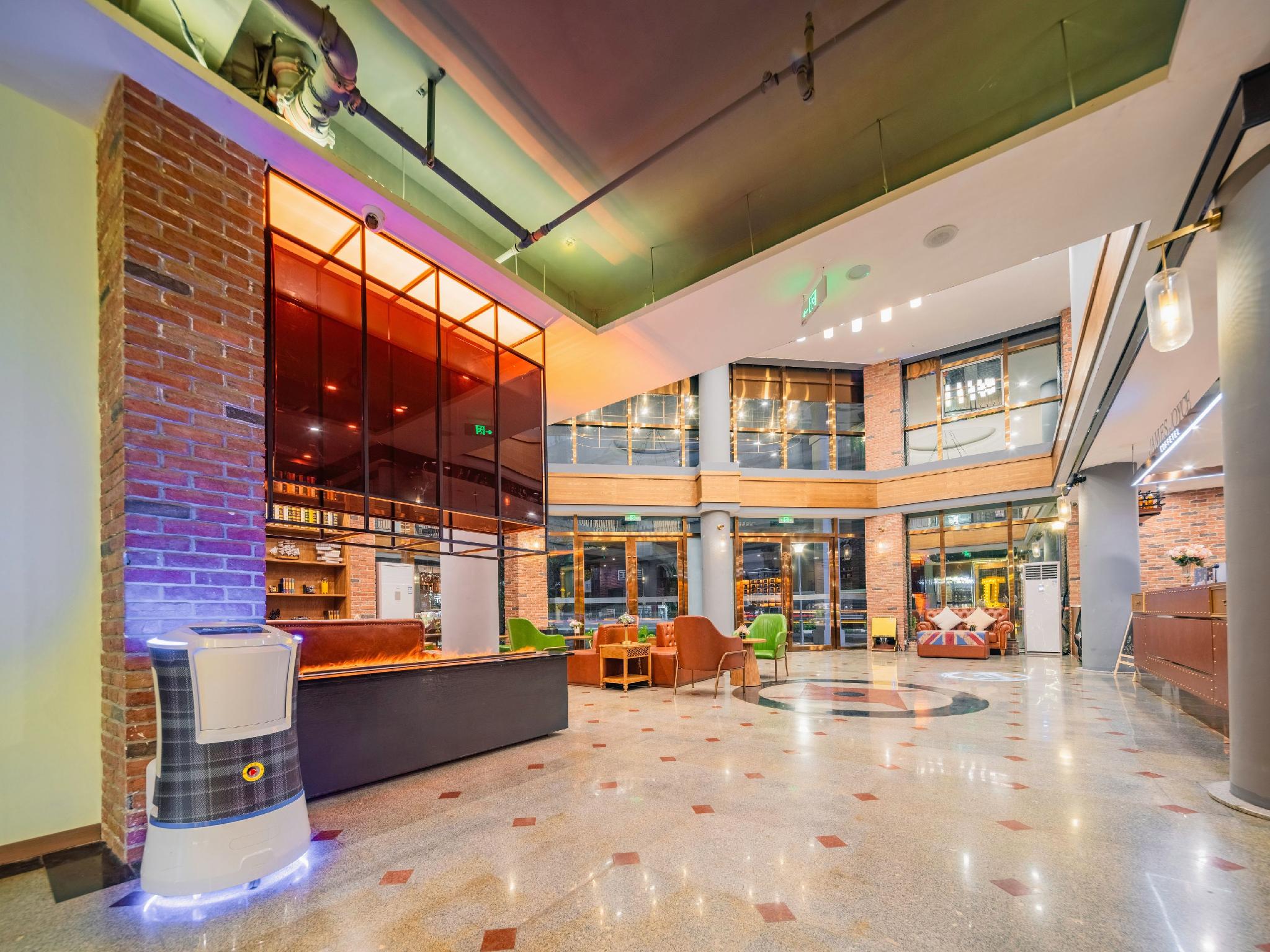 James Joyce Coffetel Chengdu (Huayang Convention and Exhibition Center Haichang Polar Aquarium) 18/42