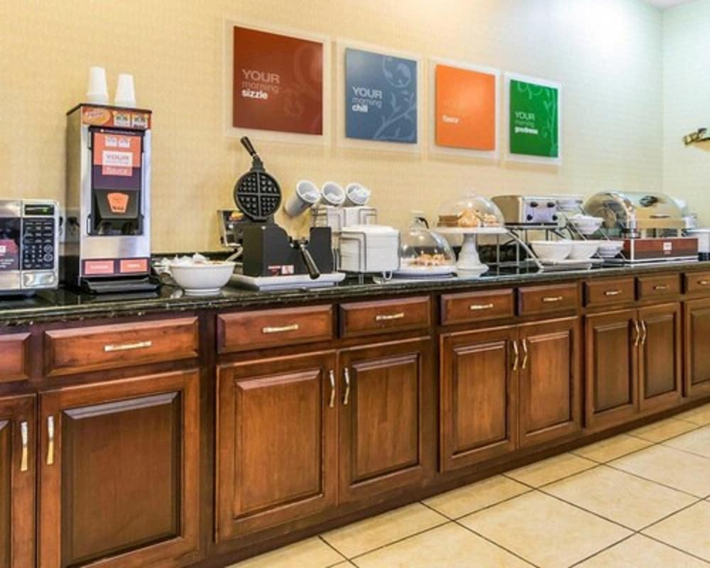Comfort Suites South Point Huntington 35/43