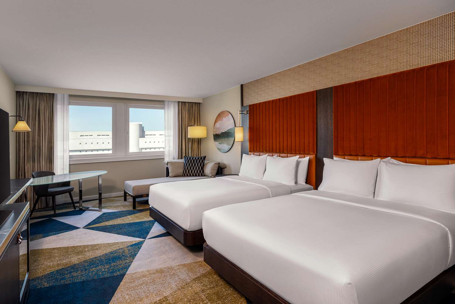 EXECUTIVE, 2 QUEEN BEDS