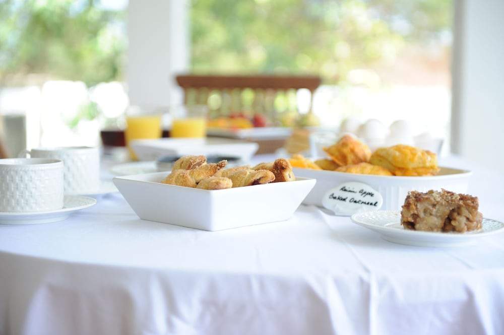 Shangri-La Bed & Breakfast 34/50