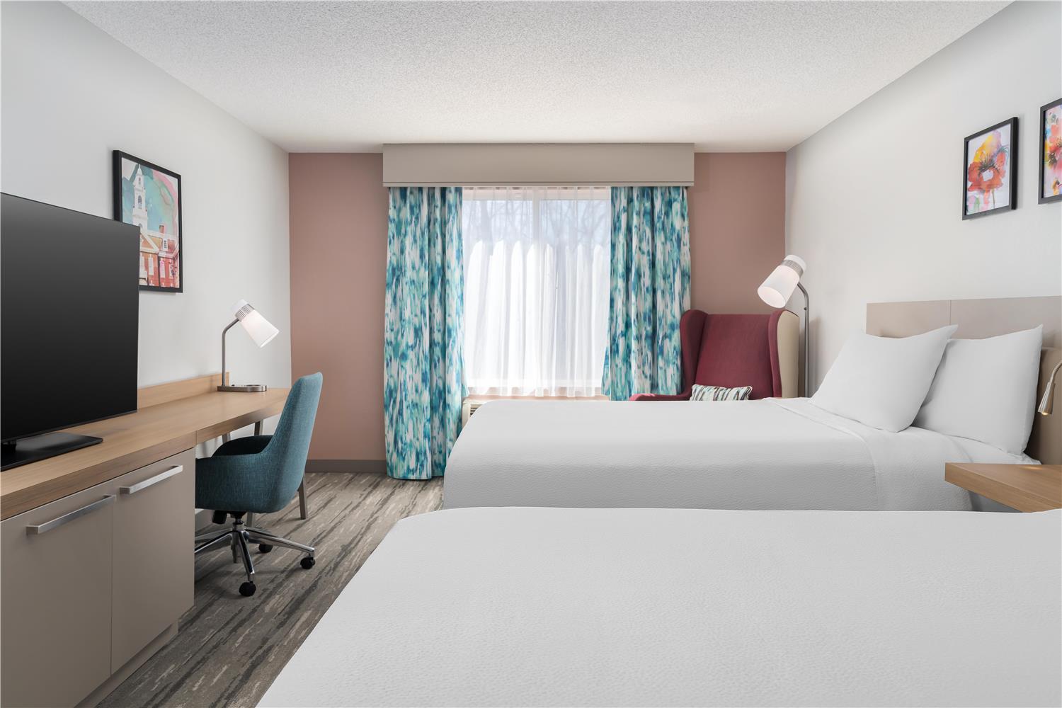 2 Queen Beds - Comp Wifi- 55 Inch Hdtv - TV-Refrigerator-Microwave، Hilton Garden Inn 2/2