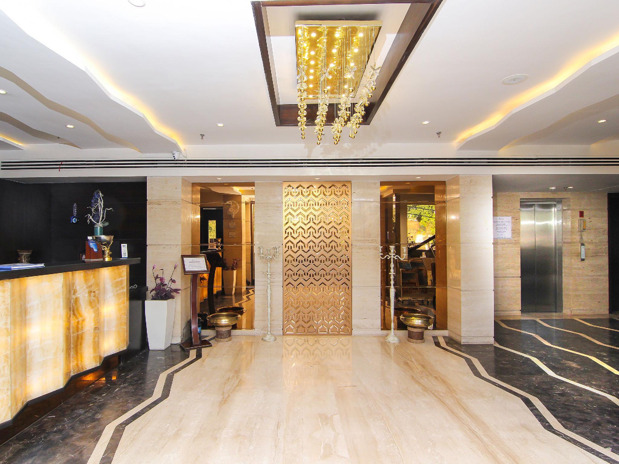 Oyo 12496 Skyotel 6/36