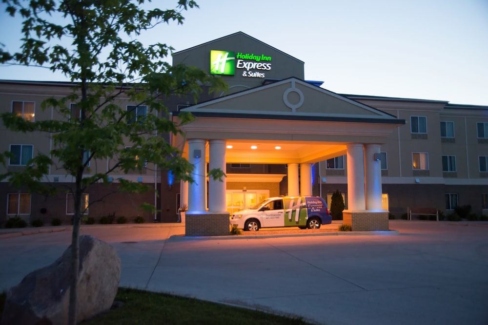 Holiday Inn Express Hotel & Suites Northwood 1/71
