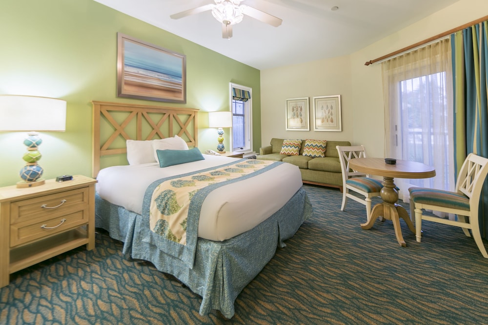 STUDIO, QUEEN BED