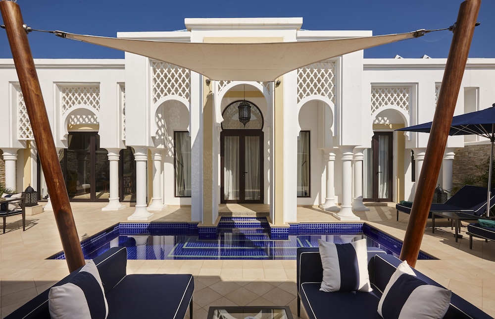 Banyan Tree Tamouda Bay 8/87
