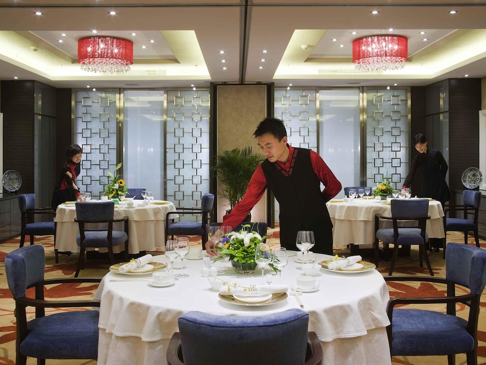 Grand Mercure Beijing Central 40/52