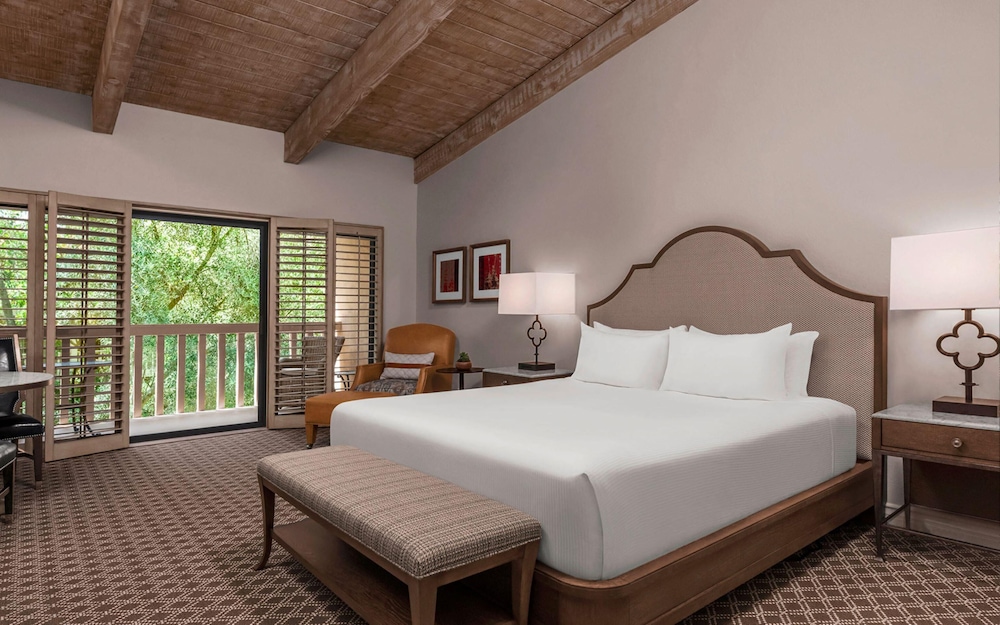 ROOM, GARDEN OR FOUNTAIN VIEW