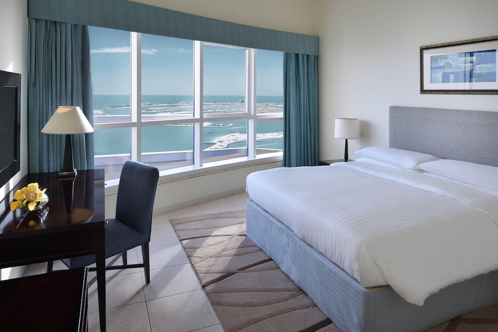 Dubai Marriott Harbour Hotel Suites 12/32