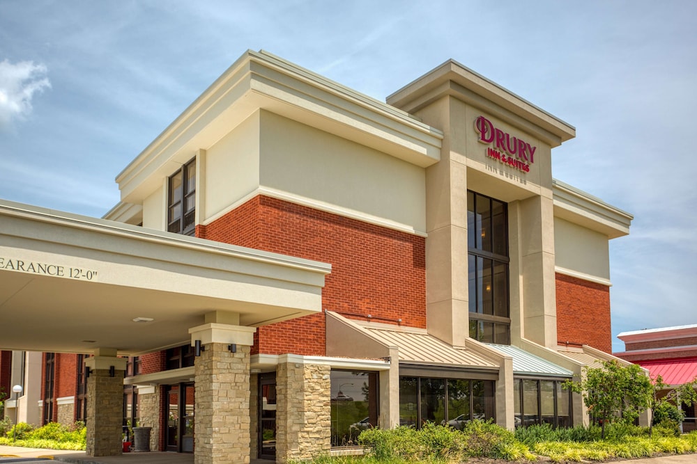 Drury Inn and Suites St Louis Fairview Heights 2/50