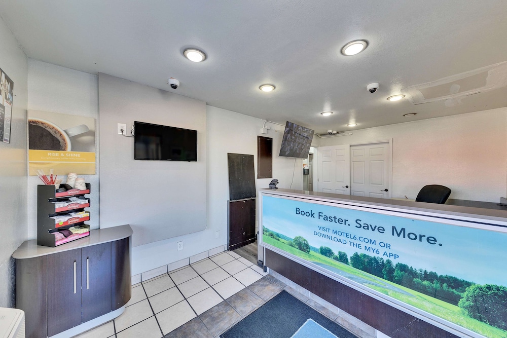 Motel6 Austin, TX - Airport - South 24/58