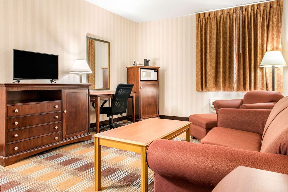 Quality Inn Suites Miamisburg 20/35