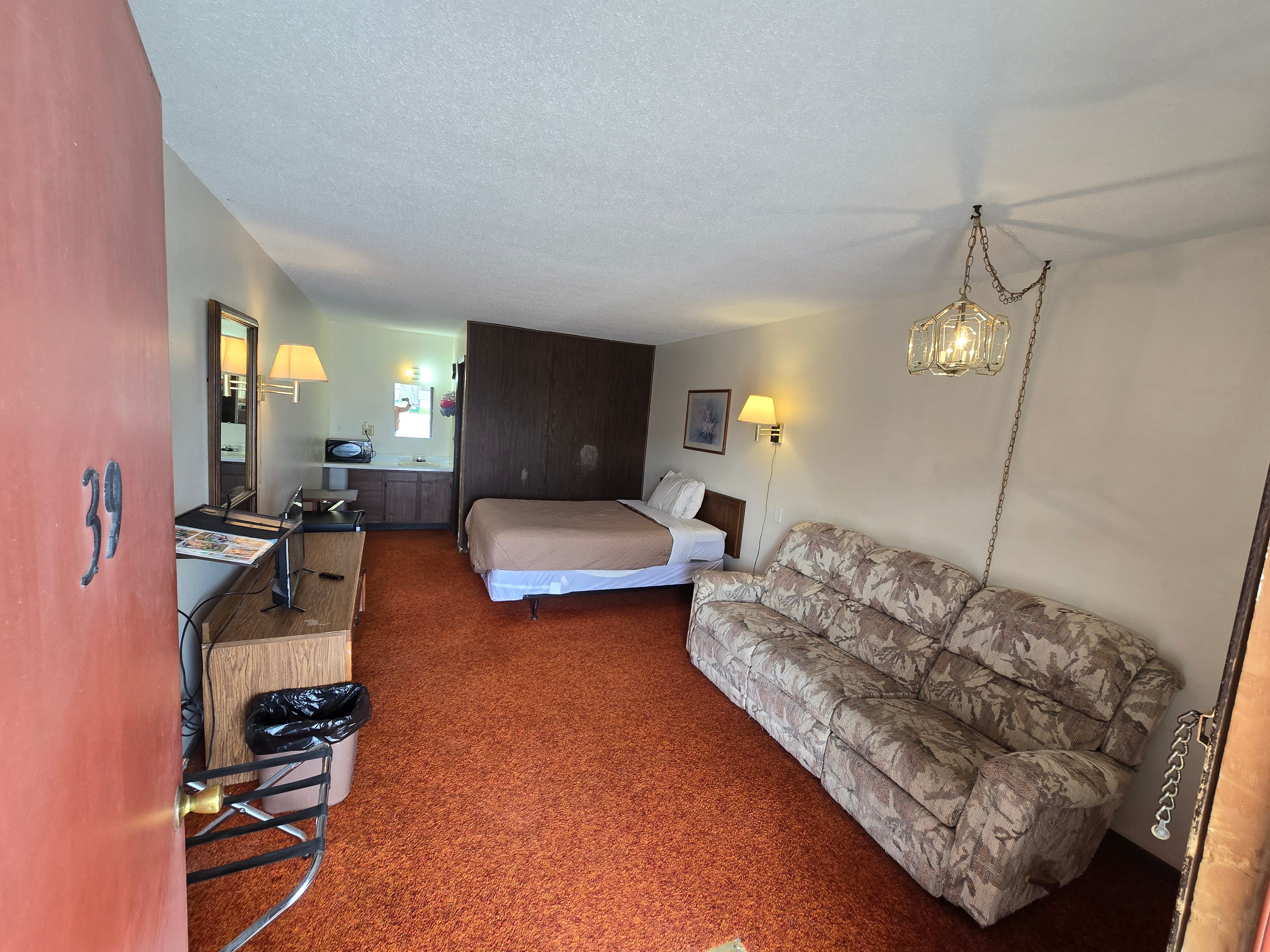 OYO Sandman Inn 35/58