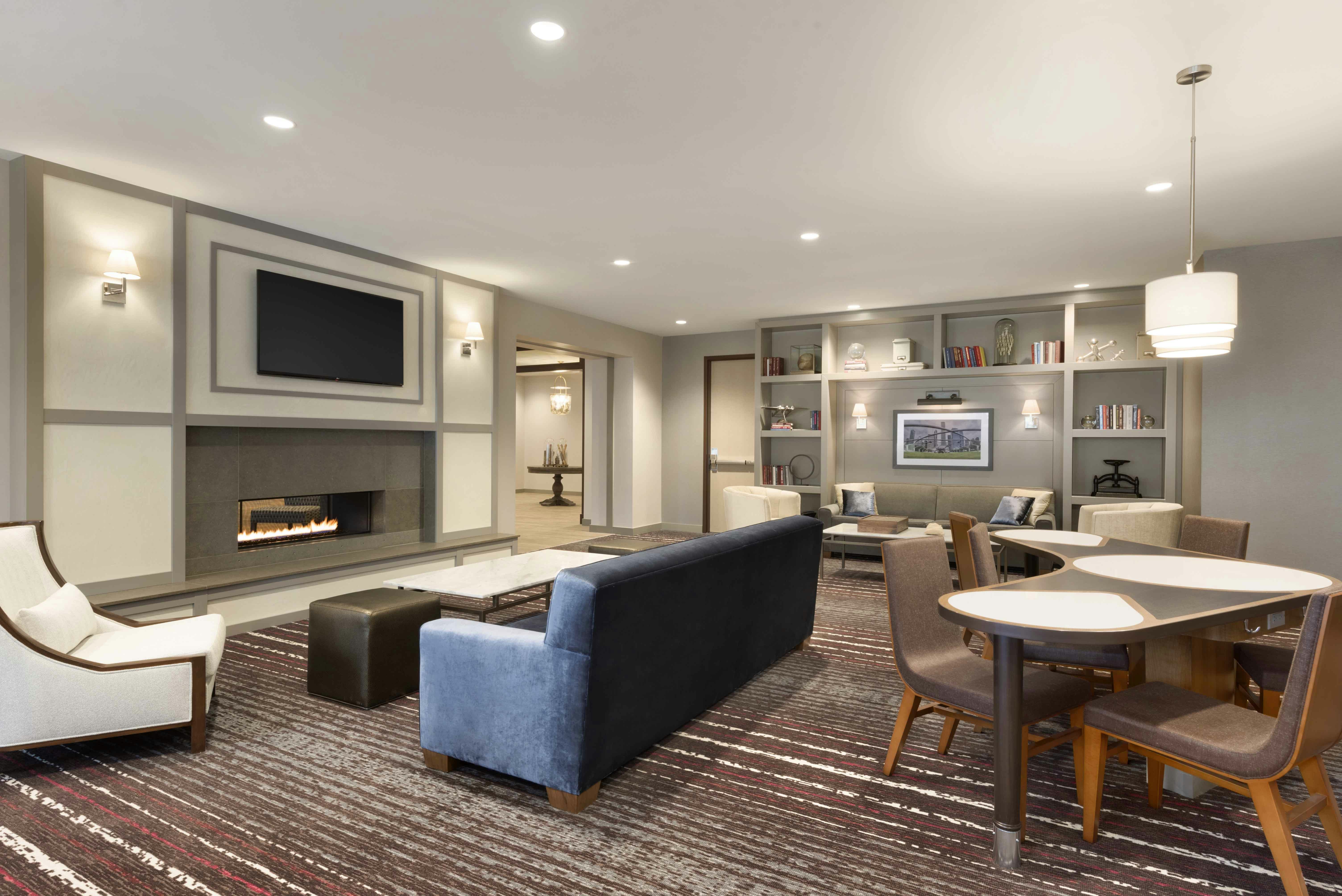 Homewood Suites by Hilton Chicago West Loop Fulton Market Area 25/48