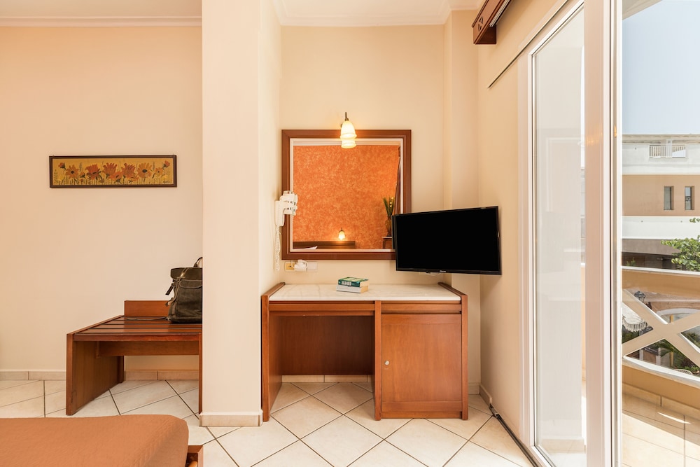 Evdion Hotel 64/71