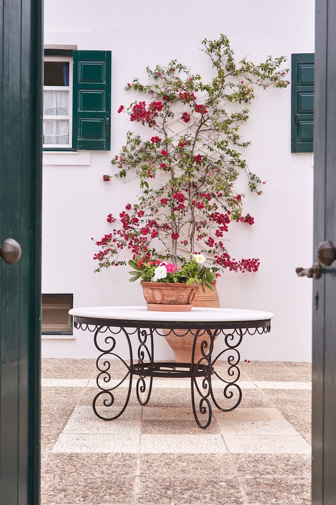 SPETSES RETREAT 4/22