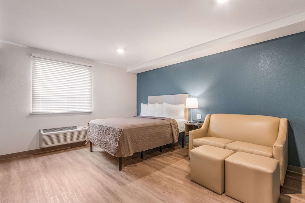 WoodSpring Suites Doral Miami Airport 31/51