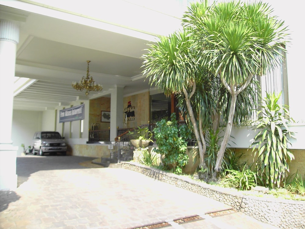 Resor Tuban Tropis 26/30