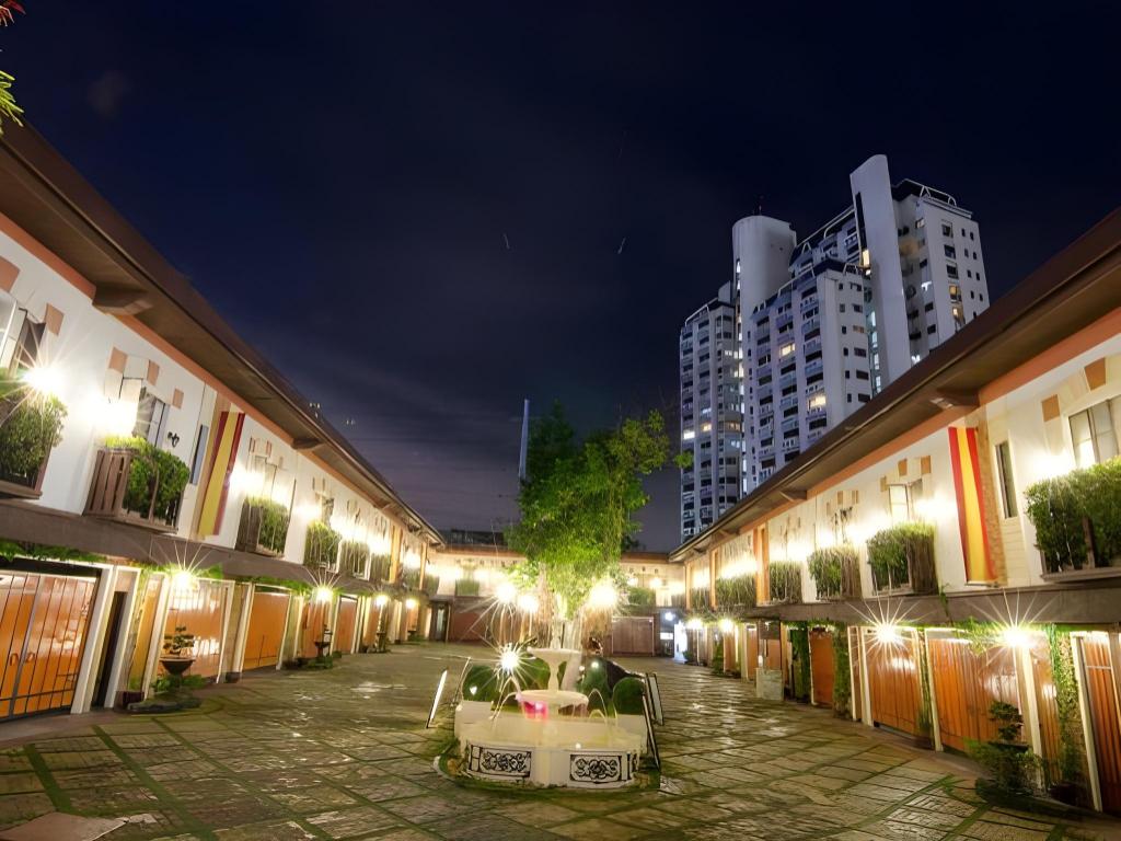 Victoria Court Suites 2/49
