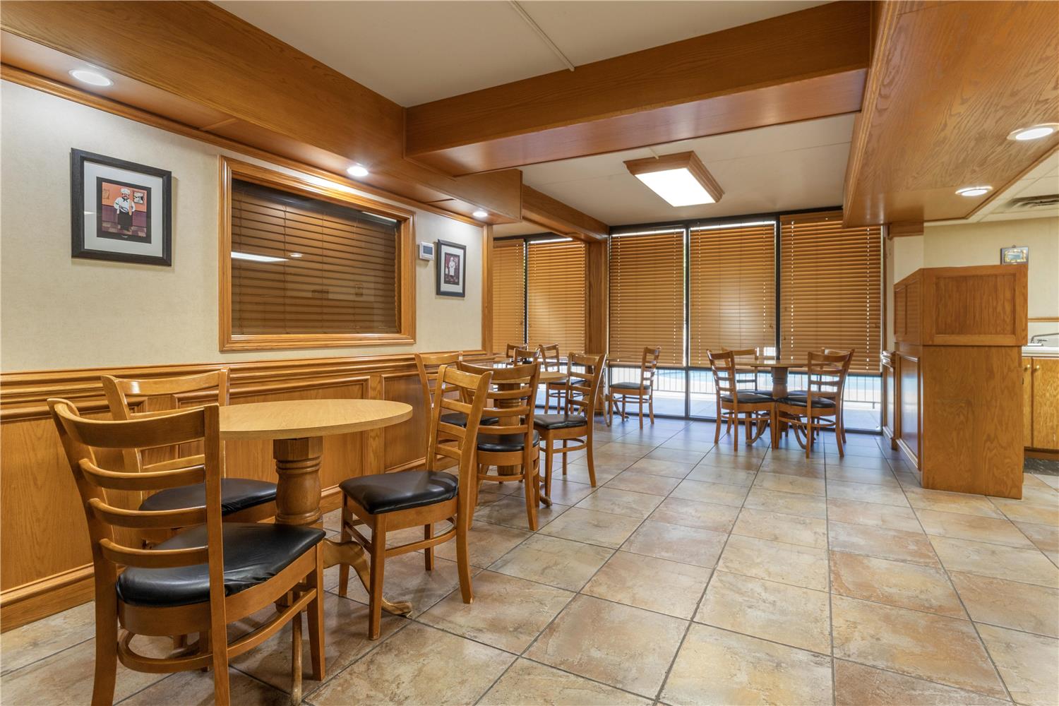 Surestay Plus Hotel By Best Western Poteau 28/36