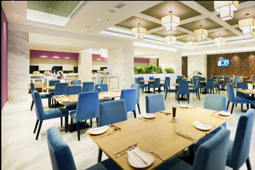Lexis Suites Penang 35/47