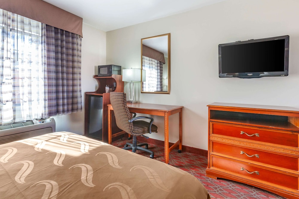 Quality Inn & Suites Goodyear - Phoenix West 20/42