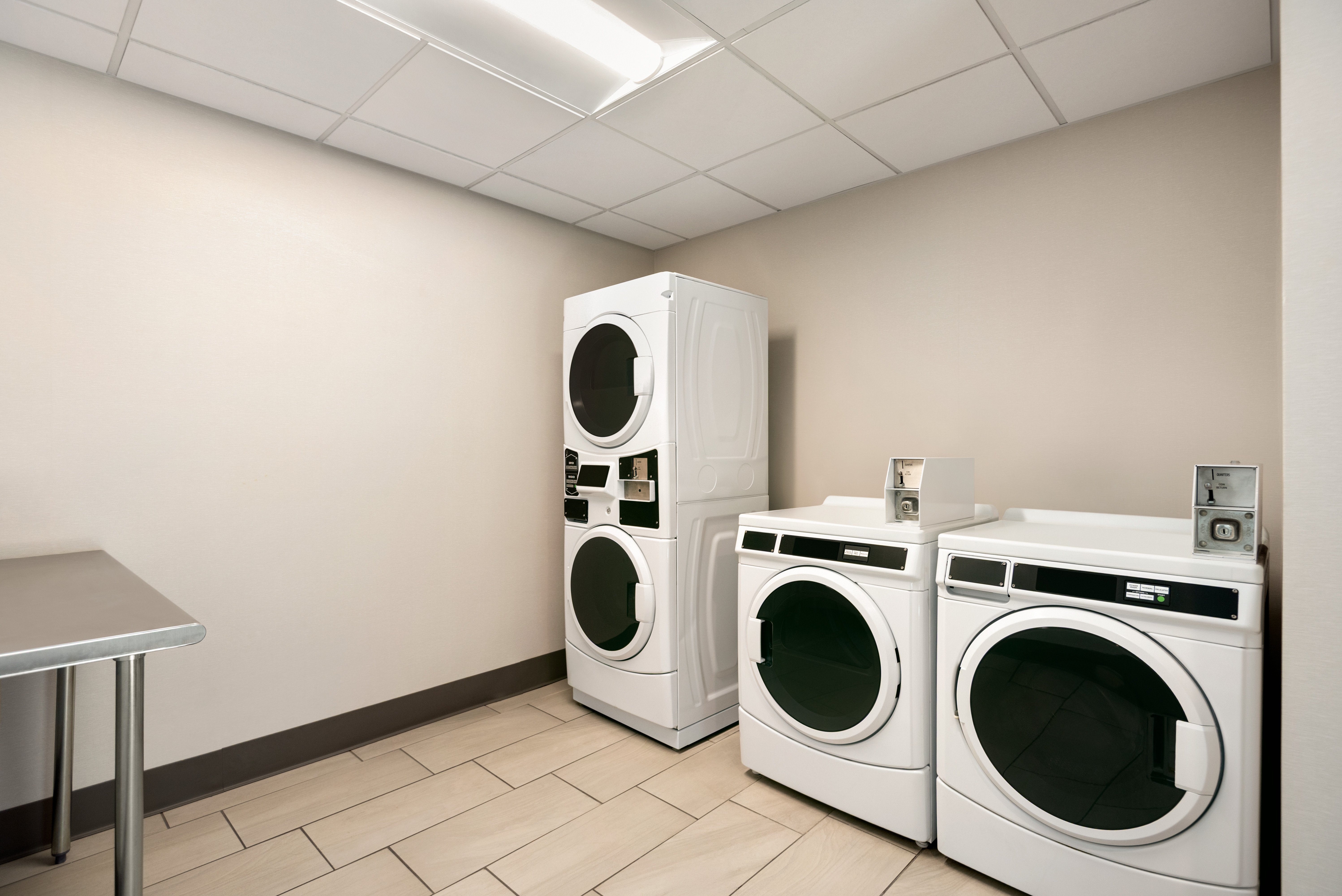 Holiday Inn Express & Suites Yuba City - Marysville 27/38