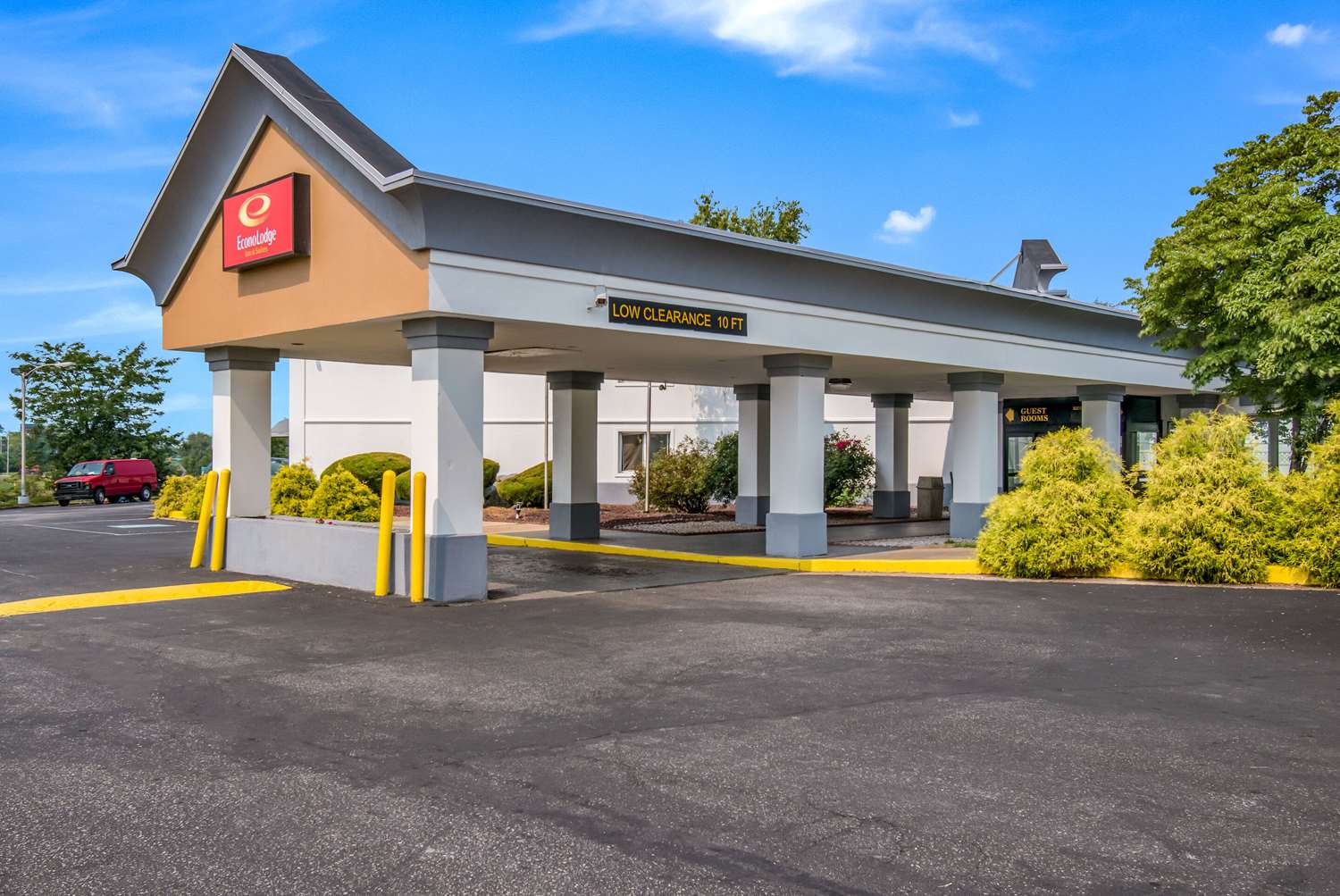 Econo Lodge Inn & Suites Chambersburg Central 25/27
