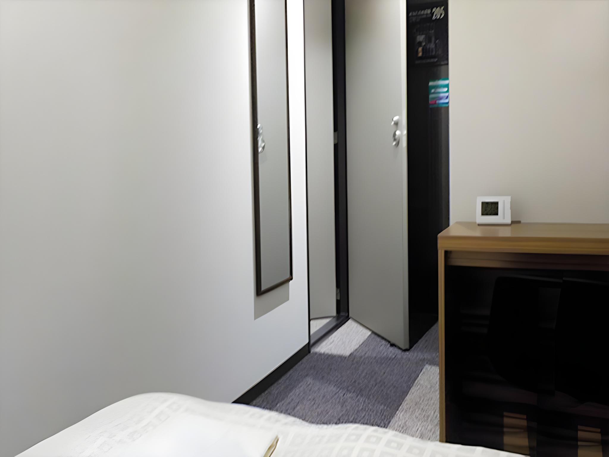 Semi Room, Connecting, Semi Double Bed