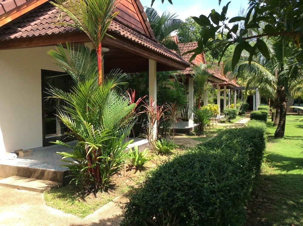 Cousin Resort Khao Lak 11/17