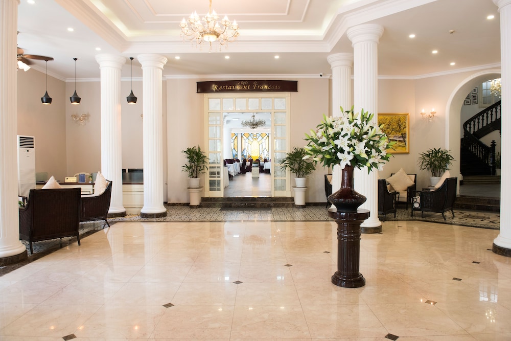 Hoa Binh Hotel 52/69