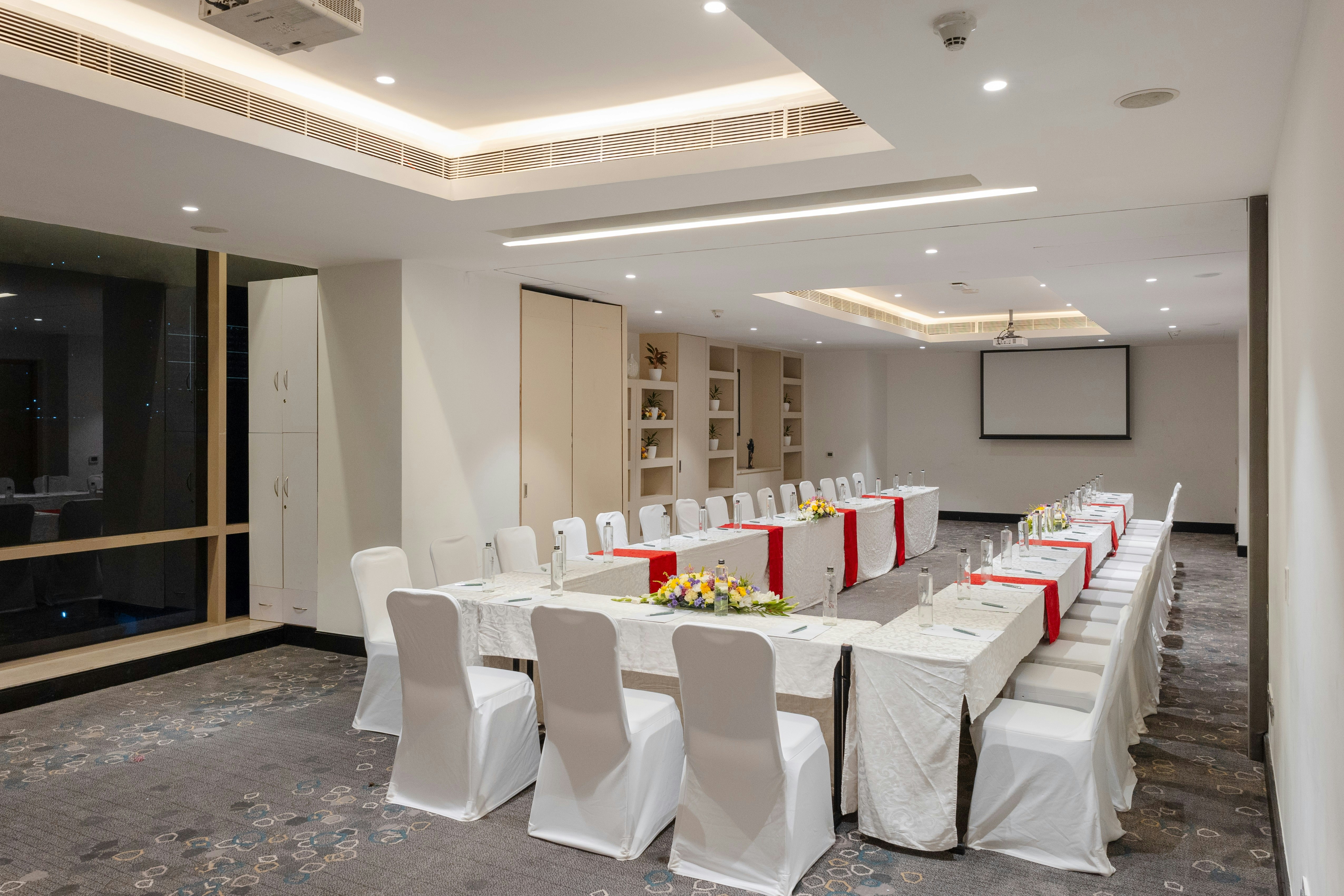 HOLIDAY INN CHENNAI OMR IT EXPRESSWAY 66/76