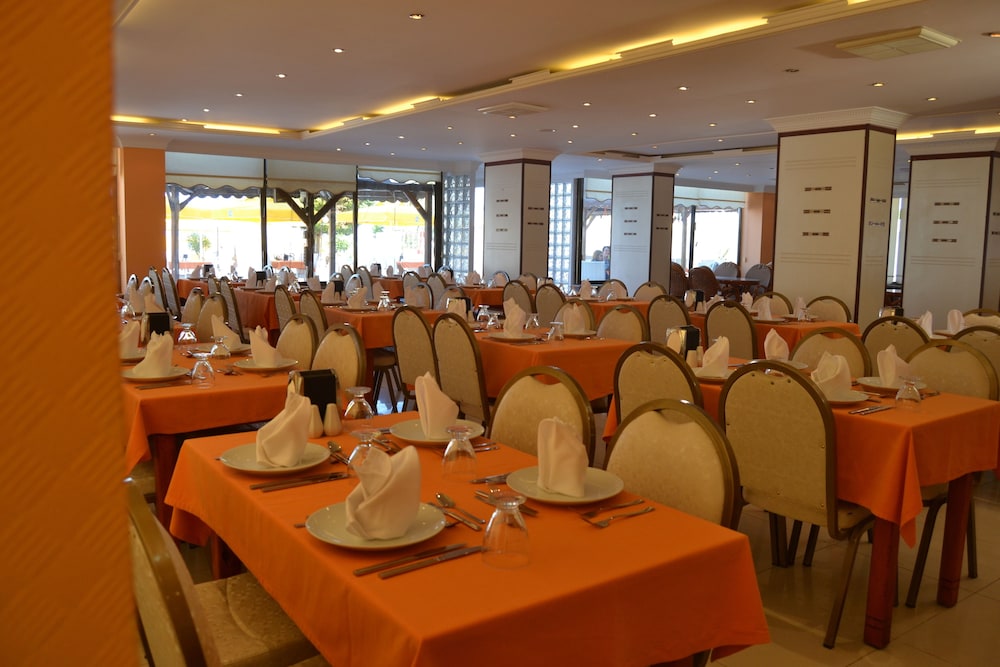 Admiral Hotel 28/48