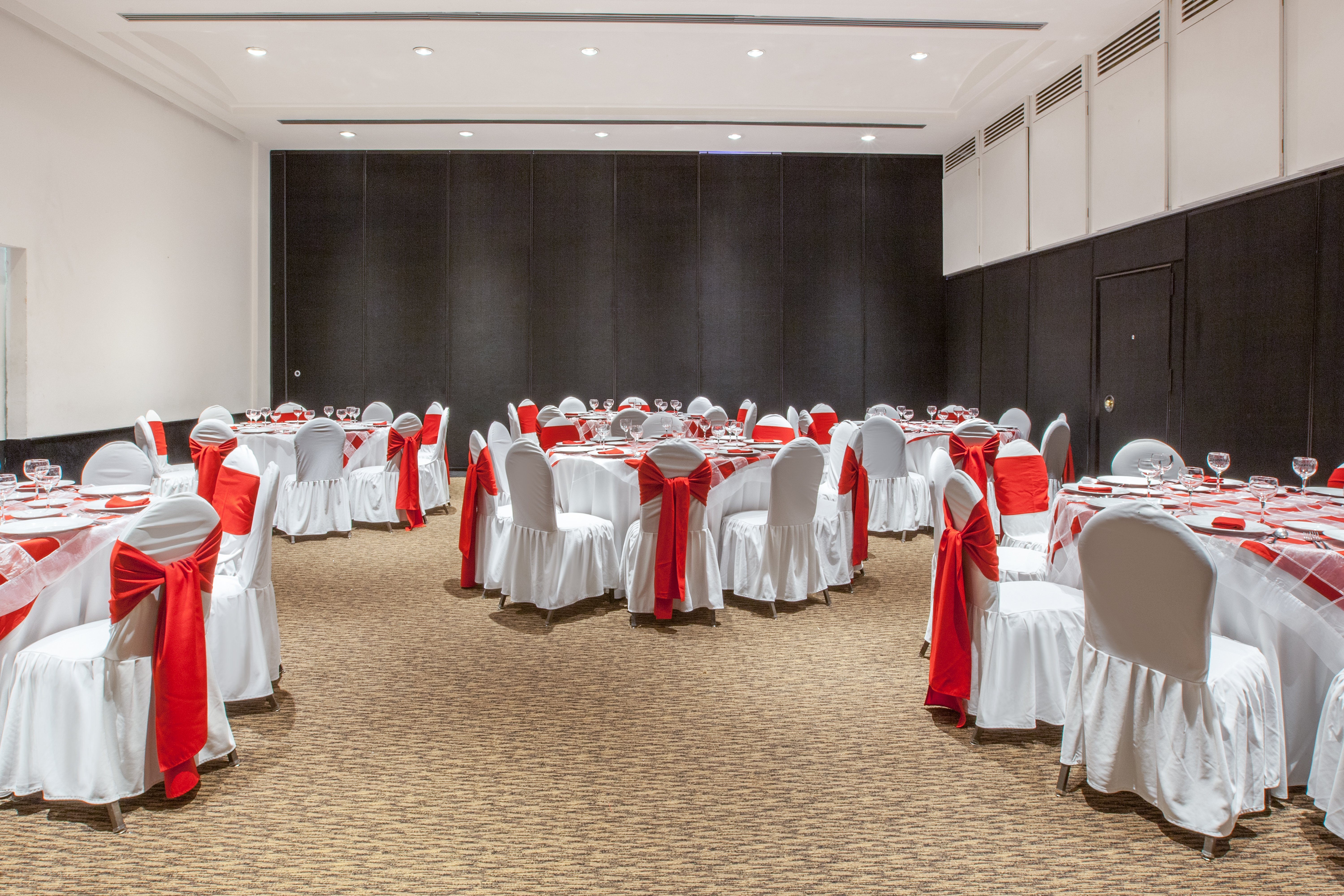 Crowne Plaza Toluca-Lancaster 64/78