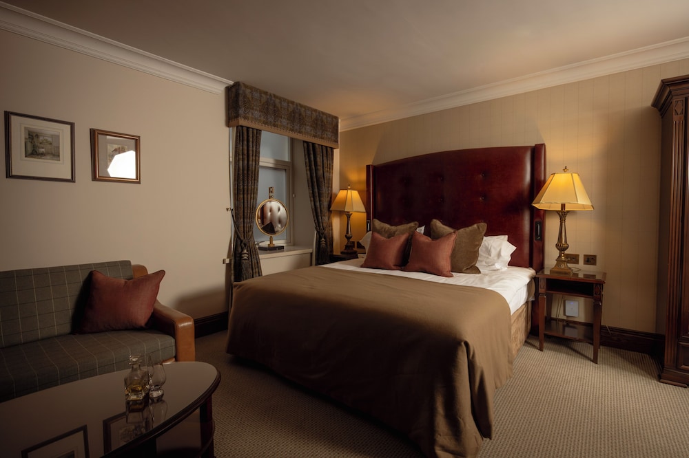 The Station Hotel 7/50