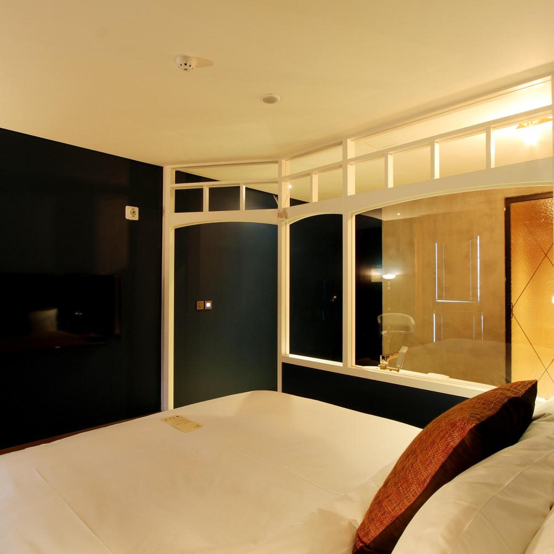 SUPERIOR, DOUBLE BED