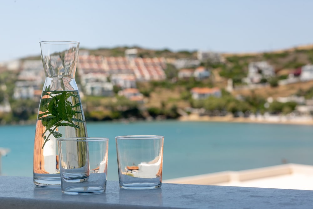 KRINOS SUITES HOTEL 17/50