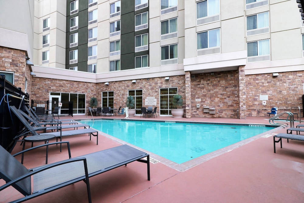 Fairfield Inn Suites San Antonio Downtown Alamo Plaza 2/50