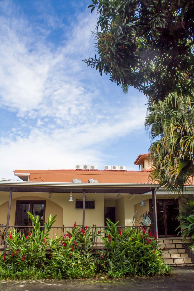 La Riviera Hotel Bed And Breakfast 2/50