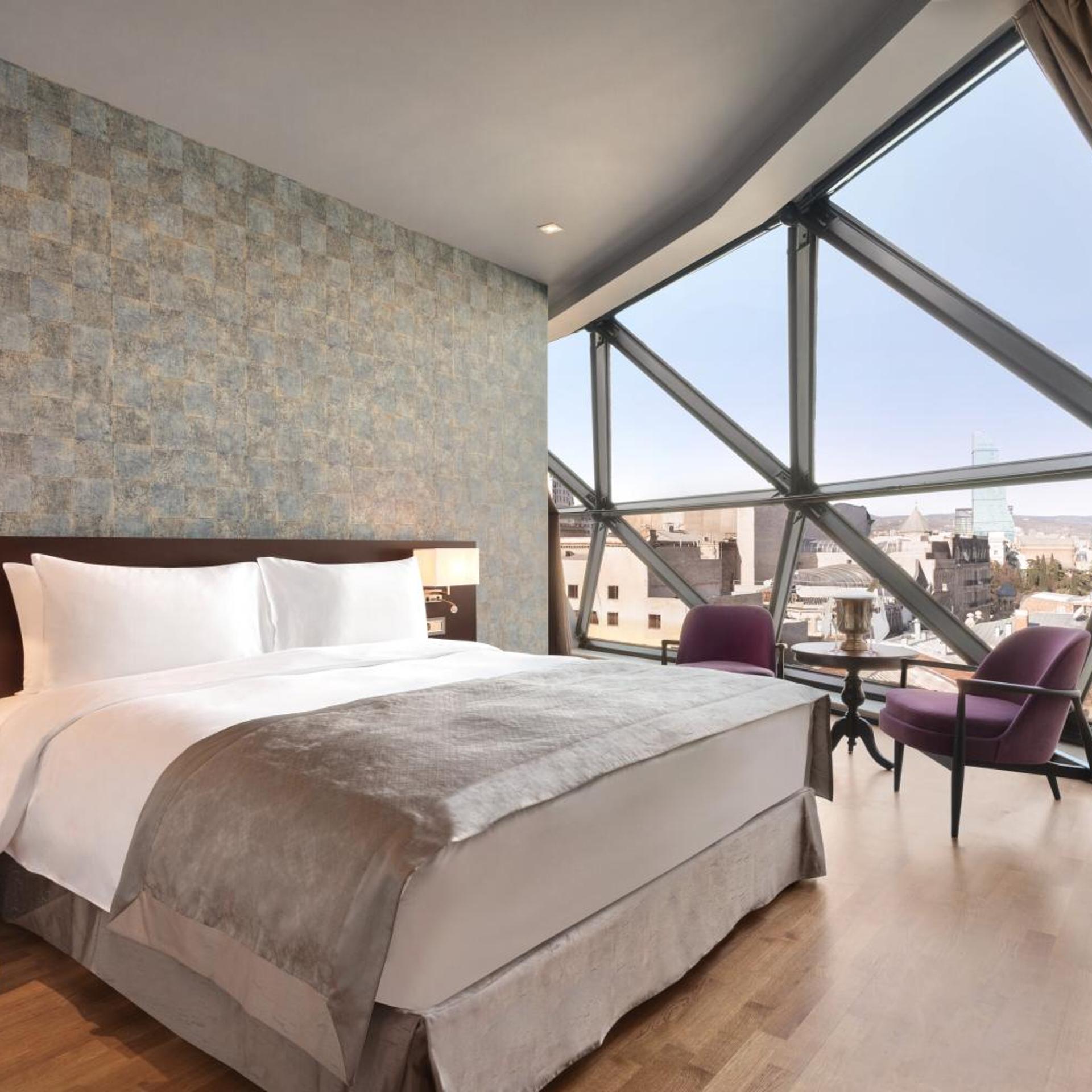 Ambassador, Suite, King Bed