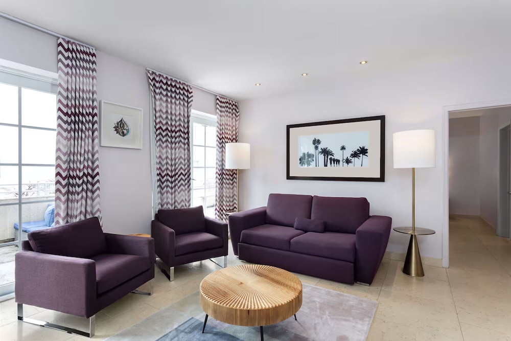 The Astor by LuxUrban 15/30