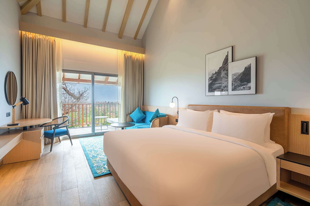 Radisson Resort Hatgad Saputara 30/74