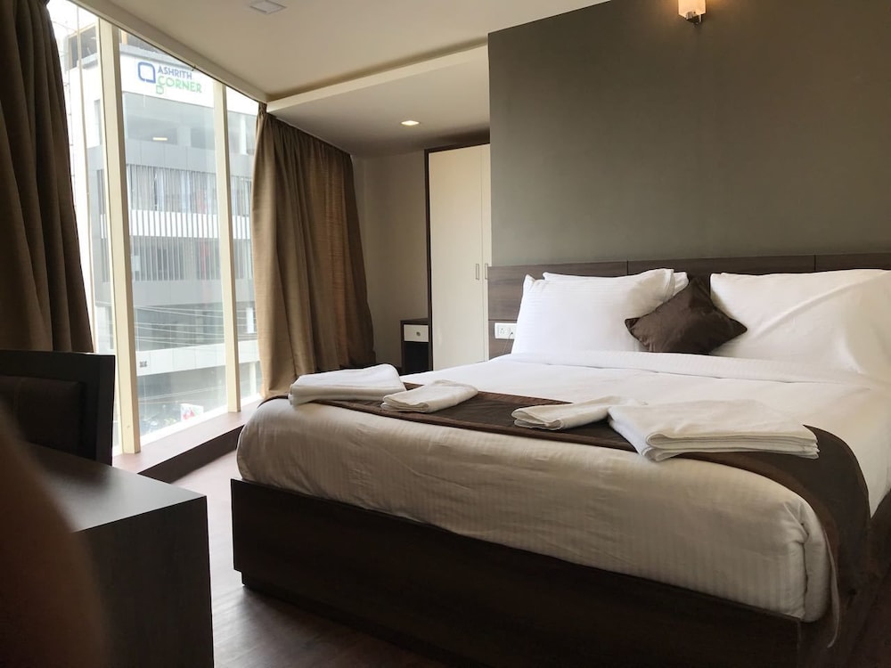 Hotel Royal Inn 12/49
