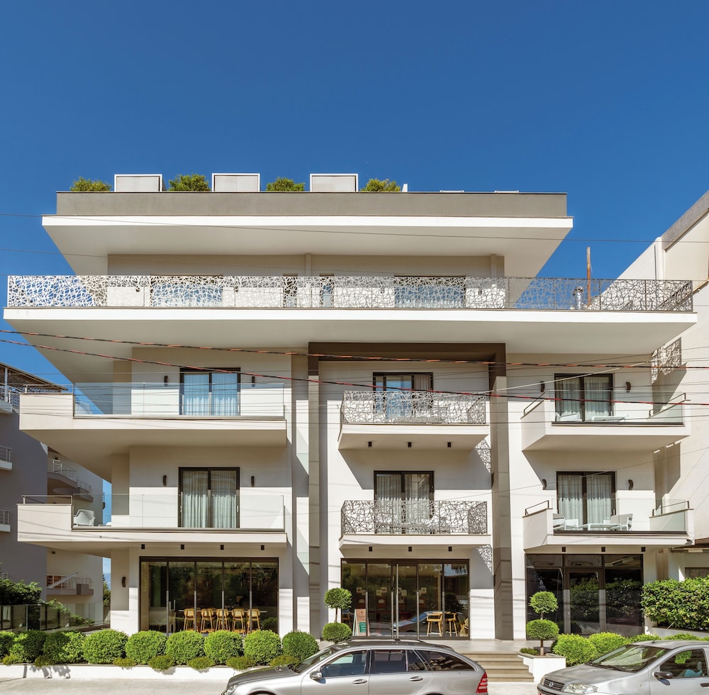 Glow Boutique Hotel & Suites 4/50