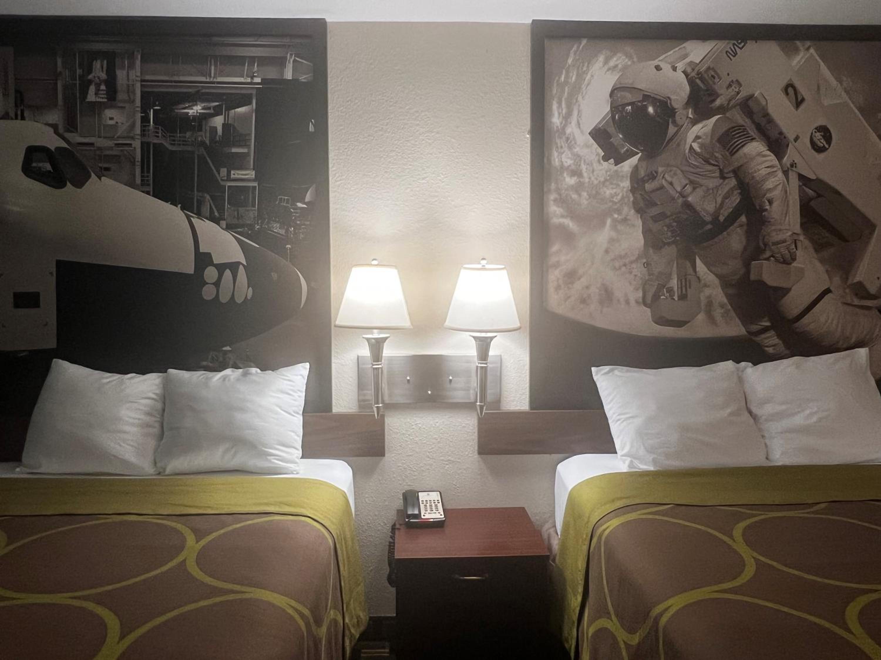 Hotel Baytown/I-10 39/56