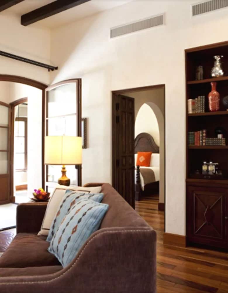 Rosewood San Miguel de Allende 30/76
