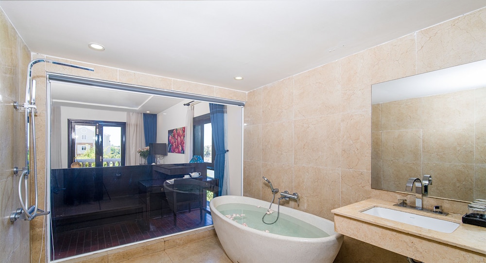 Thanh Binh Riverside Hotel 48/50
