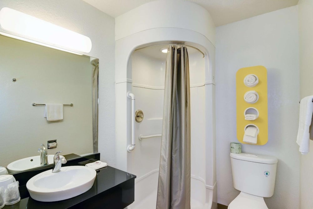 Vagabond Inn Sylmar (Ex Motel 6 Los Angeles) 11/13
