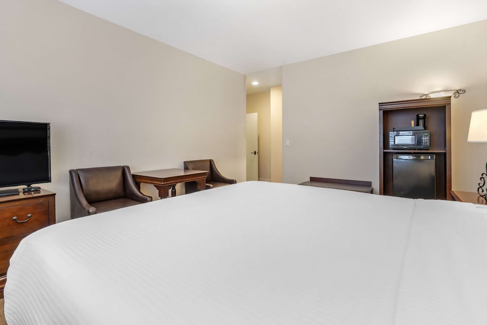 Best Western Rose Garden Inn 8/37